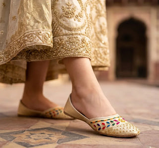 Royal Noor Embroidered Khussa – Stylofer